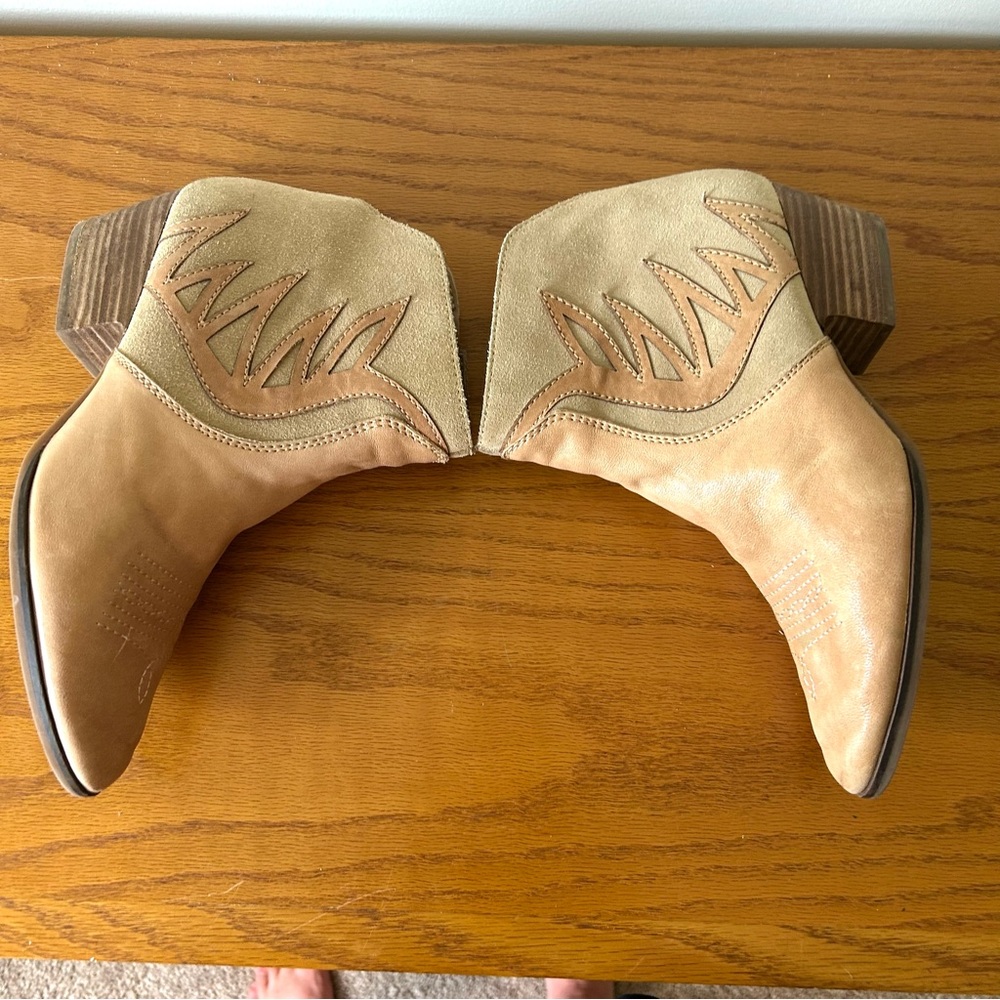 Lucky Brand Idellina Western Bootie in Tahini. Size 9. - Picture 4 of 13